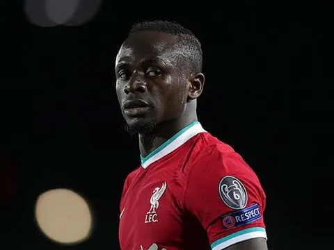 "Học theo" Neymar, Sadio Mane nhận cái kết đắng