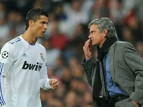 Hồi sinh Ronaldo, Rangnick phải học Mourinho và Ancelotti