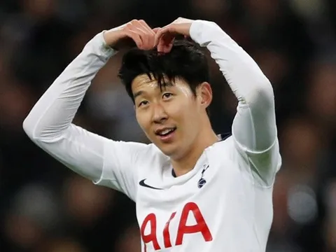 2 tân binh xuất trận, Mourinho dùng 'kẻ dụ dỗ Van de Beek' đấu Ancelotti?