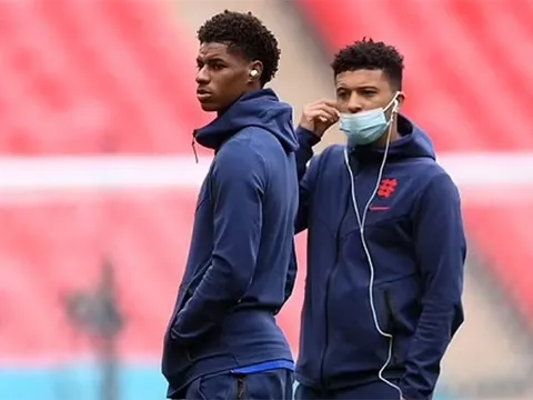 Hơn lúc nào hết, đây là lúc Rashford và Sancho cần CĐV M.U nhất
