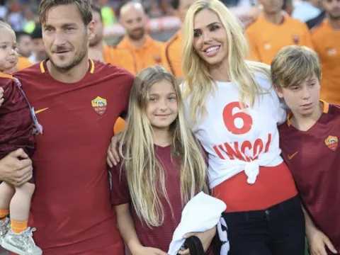 Hôn nhân của Totti đổ vỡ