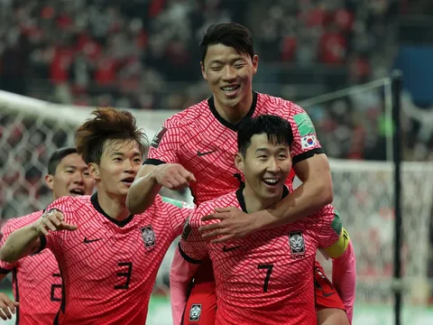 Son Heung-min giúp tuyển Hàn Quốc thắng Iran