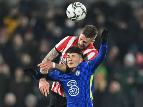 Madam Pang ra mặt, thuyết phục sao trẻ Chelsea về chơi cho Thái Lan