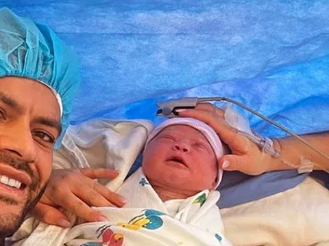 Hulk đón con đầu lòng với cháu gái của vợ cũ