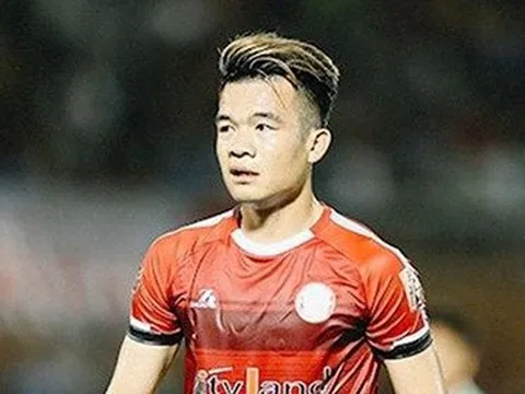 Hùng Dũng gãy chân, HLV Kiatisak nói lời thật lòng về Hoàng Thịnh
