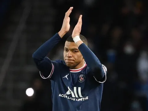 Hướng đến Cavani, Mbappe có thể quay lưng với Real