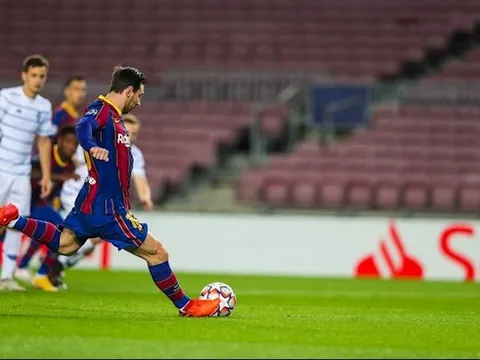 Huyền thoại Argentina gọi Barca là “đội bóng chết”, mỉa mai Messi chỉ biết sút 11m