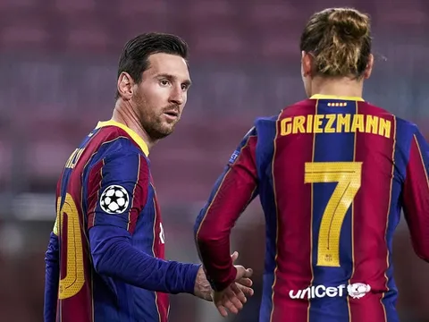 Huyền thoại Hà Lan: “Messi và Griezmann chơi như thợ làm bánh”