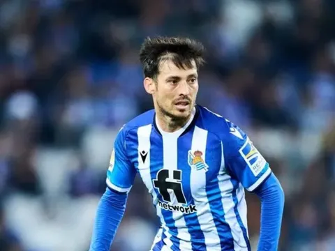 Huyền thoại Man City công bố quyết định tương lai