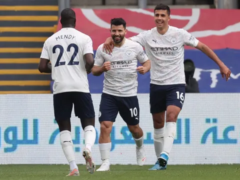 Huyền thoại Man City toả sáng, Pep Guardiola có thấy tiếc nuối?