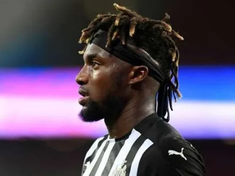 Huyền thoại Newcastle: "Bị cậu ấy xé ra từng mảnh, Quỷ đỏ sẽ quay lại mua ngay"