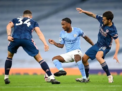 Huyền thoại Pháo thủ chỉ ra 'át chủ bài' của Man City, không phải Sterling