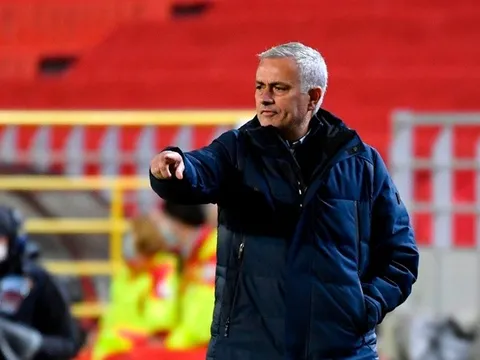 Tottenham bại trận, Mourinho thừa nhận gây sốc về 1 quyết định