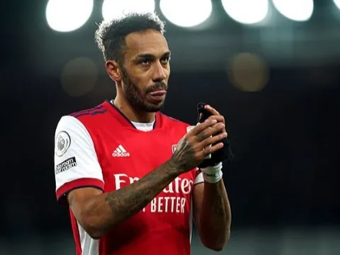 Ian Wright chỉ ra điều Arsenal chưa làm được với Aubameyang