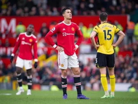Ian Wright nêu ra lợi thế của Man Utd so với Arsenal