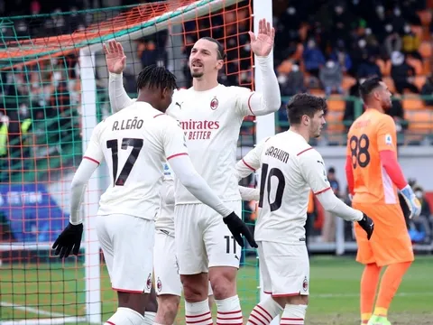 Ibrahimovic san bằng kỷ lục ghi bàn của Ronaldo
