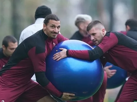 Ibrahimovic cứ thế này, bảo sao các cầu thủ Milan không nỗ lực?
