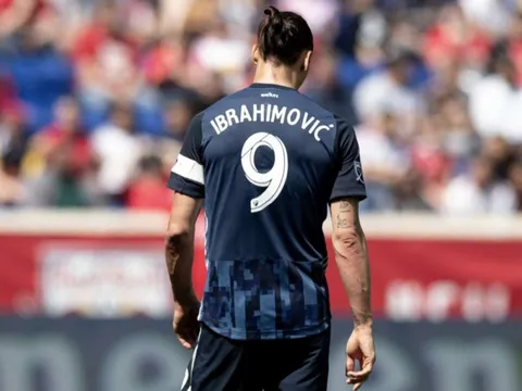 Ibrahimovic lại lên tiếng về việc tới Man Utd