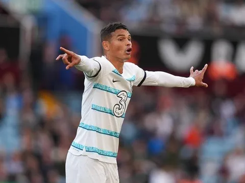 "Thiago Silva đang phải kèm cặp Koulibaly và Chalobah"