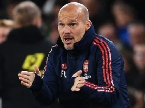 Arsenal thua bết bát, Ljungberg gửi thông điệp về ghế nóng tới BLĐ