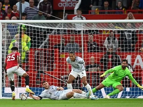 "Van Dijk đã rất cẩu thả trong mùa giải này"