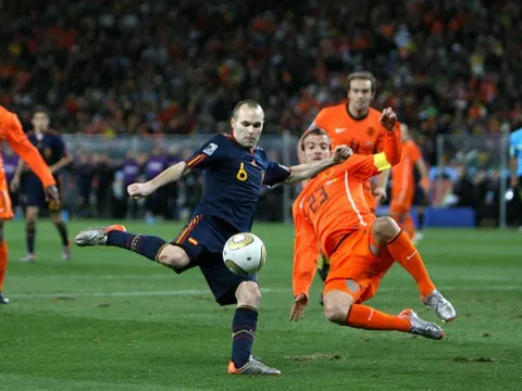 'Van der Vaart? Liên đoàn Tây Ban Nha có treo ảnh anh ta'