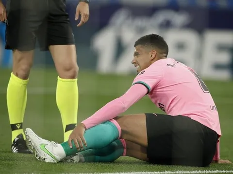Hòa như thua trước Levante, Barca bị 'tàn phá' dữ dội