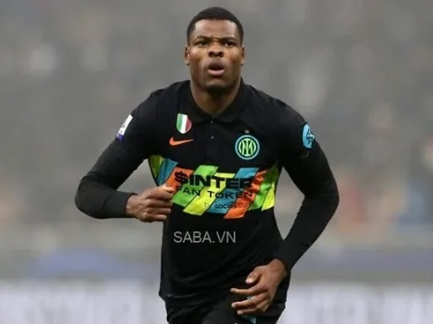 Inter báo giá Dumfries cho Chelsea