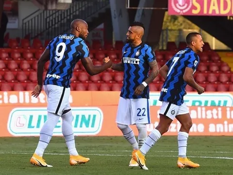 Inter thăng hoa, Lukaku cười tươi hết nấc trên sân tập