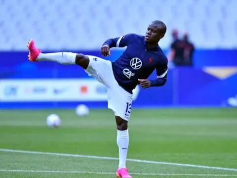 Giroud áp sát kỷ lục Henry, thủ lĩnh Chelsea phải cách ly