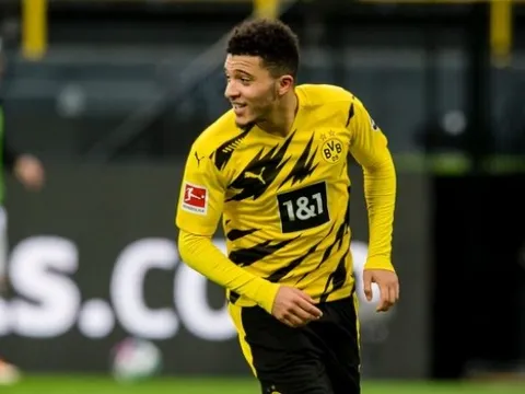 Jadon Sancho bị Kompany cảnh cáo trên sân tập Man City
