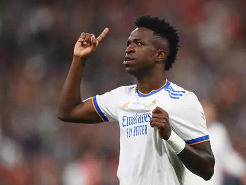 Vinicius bay cao cùng Real Madrid: Câu trả lời cho Zidane