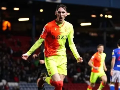 James Garner xử lý bóng như Ronaldo, ghi bàn quan trọng cho Forest