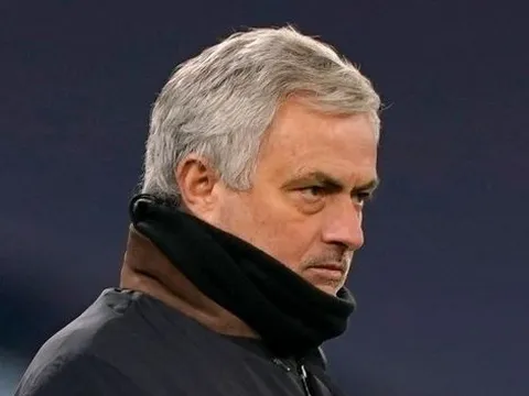 Jamie Carragher nói lời phũ phàng với Jose Mourinho