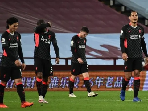 Carragher nói về Liverpool: "Hàng thủ dâng cao không phải vấn đề nhưng ..."