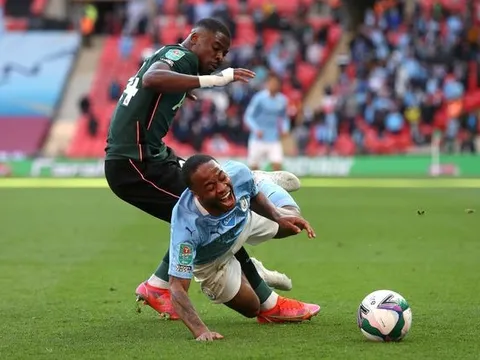 Jamie Redknapp chỉ ra 2 cầu thủ Tottenham tệ nhất ở trận thua Man City