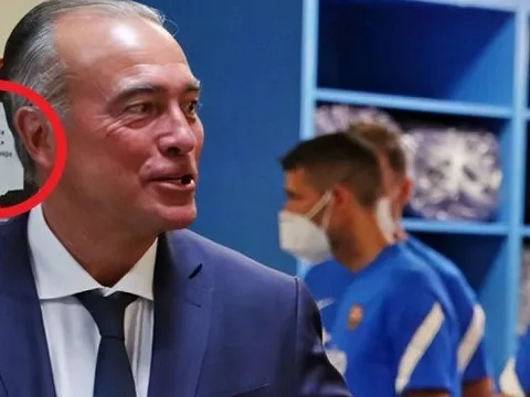 Barca dán tin tức về Ronaldo trong phòng thay đồ