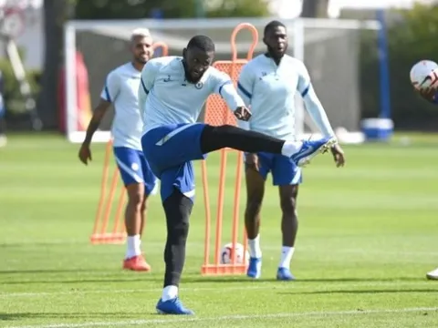 Hasselbaink: "Lampard đang bán đi cầu thủ tốt nhất của mình"