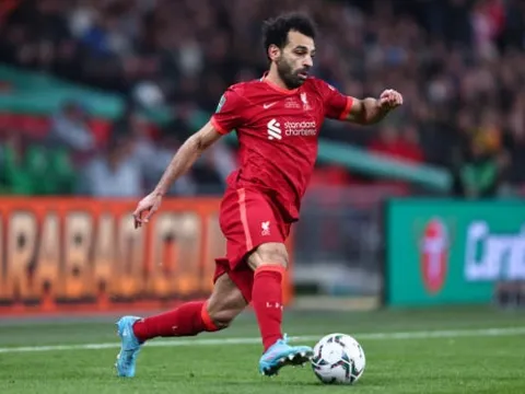 John Barnes: "Salah có thể nối gót Torres hay Suarez"