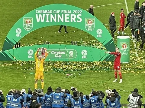 Jordan Henderson tôn vinh người hùng đích thực của Liverpoool