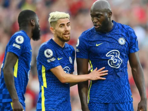 Jorginho tiết lộ sự thật về chế độ rèn luyện của Lukaku ở Chelsea