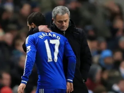 Jose Mourinho đã cảnh báo về sự biến mất của Hazard từ năm 2015