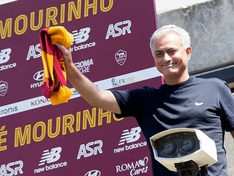 Jose Mourinho: 'Tôi đã tiến bộ so với khi ăn ba cùng Inter'