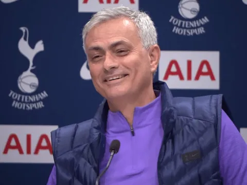 Mourinho tiết lộ bí quyết: ''Tôi chỉ cần là một phiên bản mềm mại của chính mình''