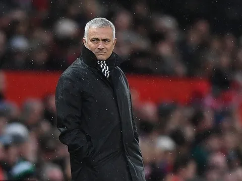 Jose Mourinho và bến đỗ tiếp theo: Đợi chờ hay không, thách thức hoặc an toàn?