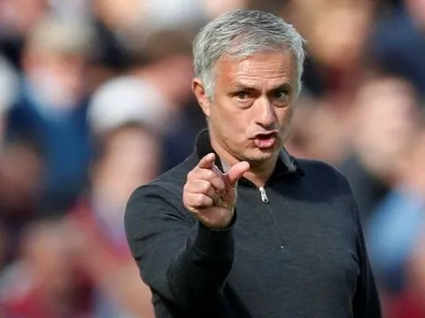 Đáp bến đỗ mới, Mourinho ra tay cứu vãn "kẻ thất sủng Man Utd"