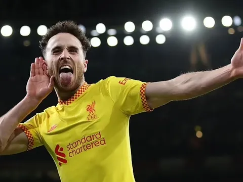 Jota khiến Liverpool ‘đau ví’