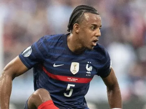 Barca gán cầu thủ + tiền mặt đổi Kounde