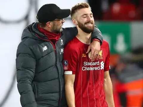 Jurgen Klopp: “12 CLB muốn có cậu ấy. Một con quái vật trên không”