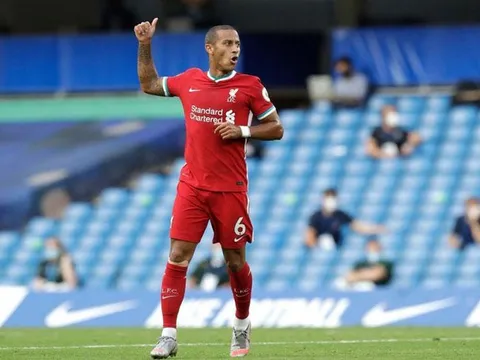 Jurgen Klopp bất đắc dĩ phải sử dụng Thiago Alcantara